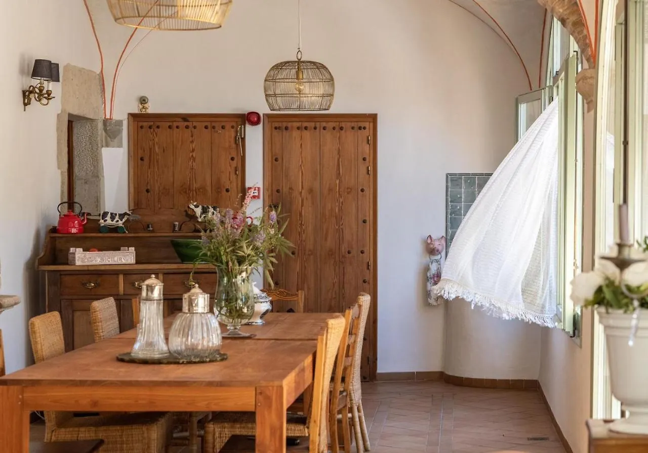 Guest house El Palauet De Monells - Adults Only Hotel